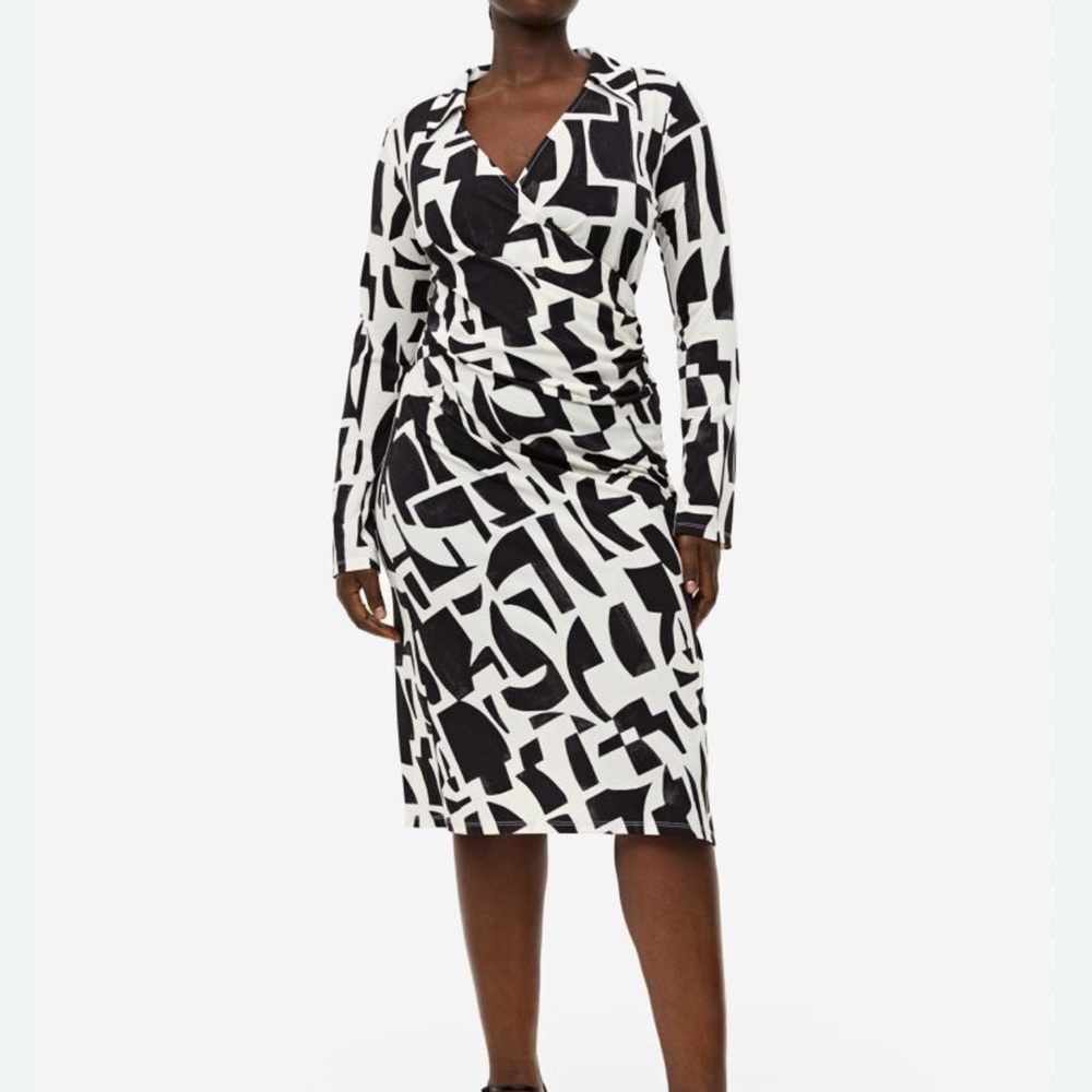 H&M Black and White Long Sleeve Dress